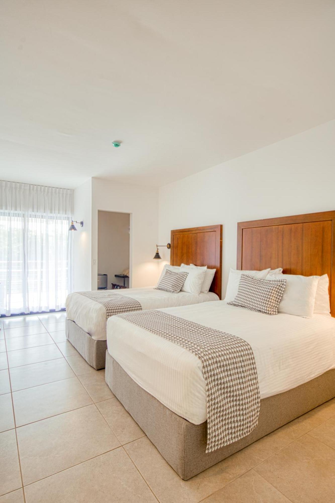 Hotel Vista Lago Buena Vista Arriba Dış mekan fotoğraf
